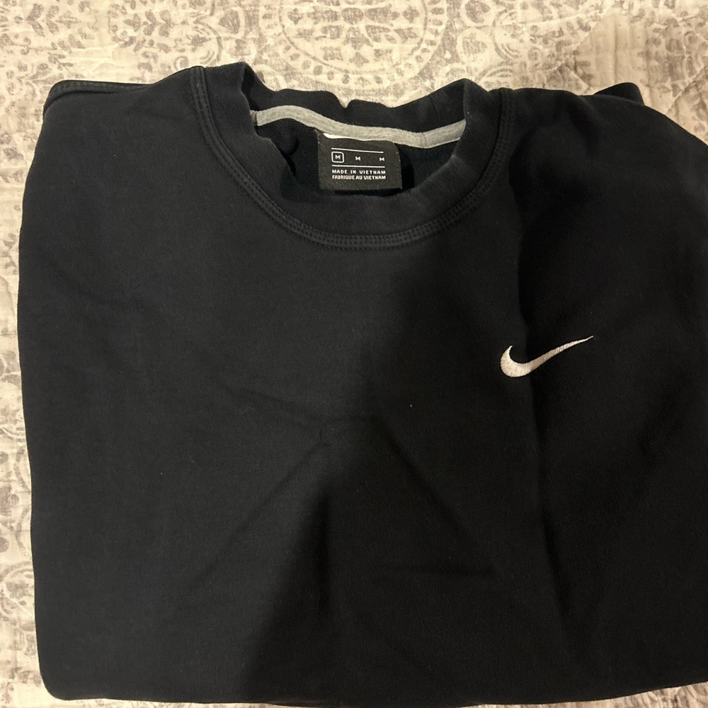 Nike Men's Black Crewneck Sweater